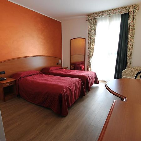 Hotel Europa Biella Kültér fotó